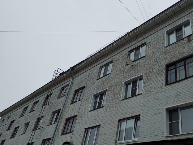 «Это похоже на рейдерский захват». Как жилой дом в Кирове стал заложником действий управляющей компании