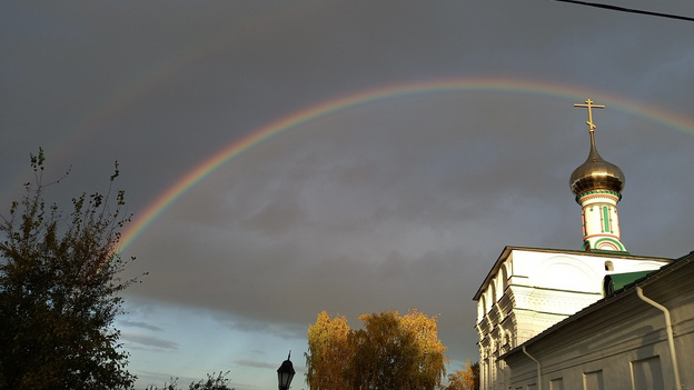 Кировчане поделились фотографиями красивой октябрьской радуги
