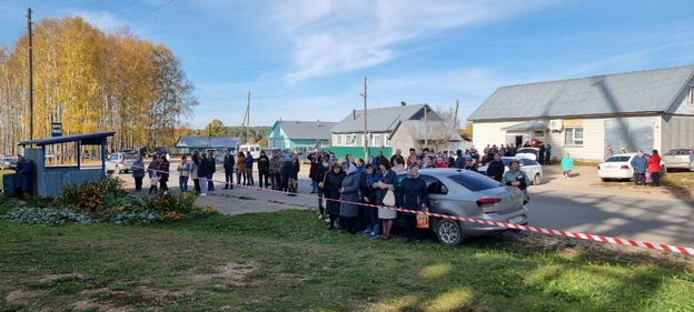 На Троицком храме села Среднеивкино установили купол и крест