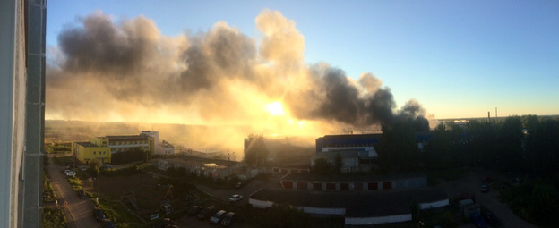 Крупный пожар на предприятии в Кирове тушило больше 60 человек
