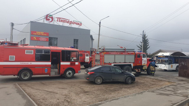В магазине одежды в Кирове произошёл пожар. Фото и видео