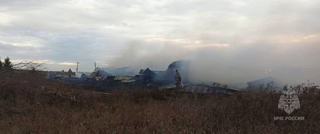 В Сунском районе сгорел склад с зерном