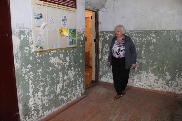 В Кирове семья пенсионеров не может выехать из опасного для жизни дома