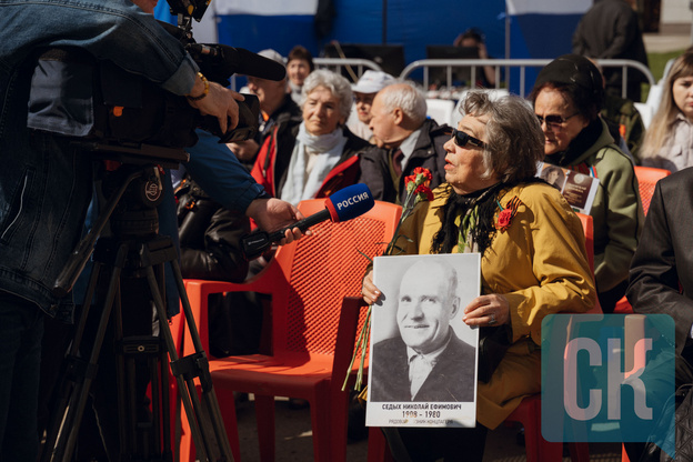 Торжественный парад на Театральной площади 9 мая. Фоторепортаж