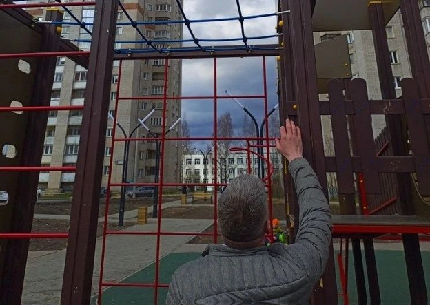 Подрядчик устранит недочёты в сквере на улице Юровской