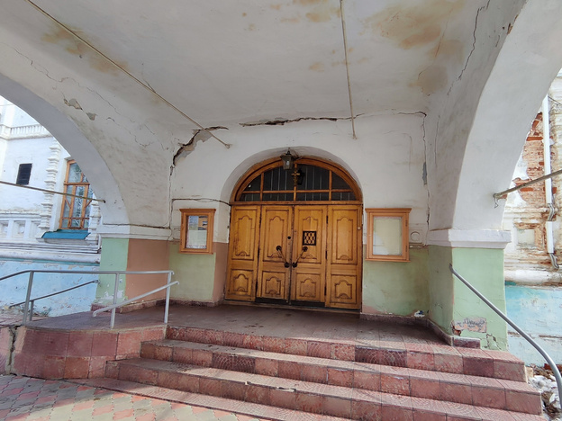 Екатерининскому собору в Слободском требуется незамедлительный ремонт