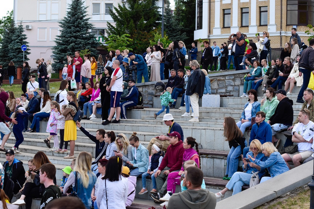 Как кировчане отметили День молодёжи в Александровском саду? Фоторепортаж