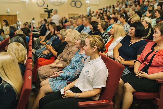 В Кировской области разработают формы поощрения для учителей