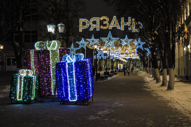 Как украшают к Новому году города-полумиллионники и как Киров смотрится на их фоне. Рейтинг портала Свойкировский