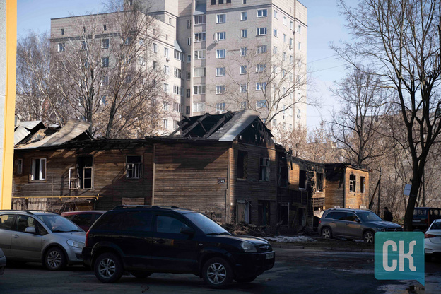 Фоторепортаж с места пожара на Володарского, 72а: что это был за дом и что от него осталось
