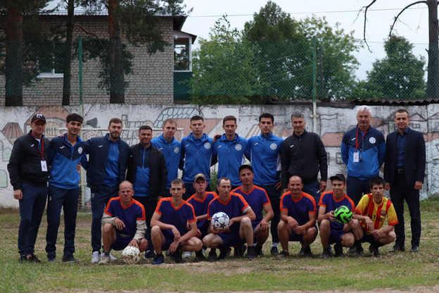 Футболисты кировского «Динамо» посетили детский дом-интернат