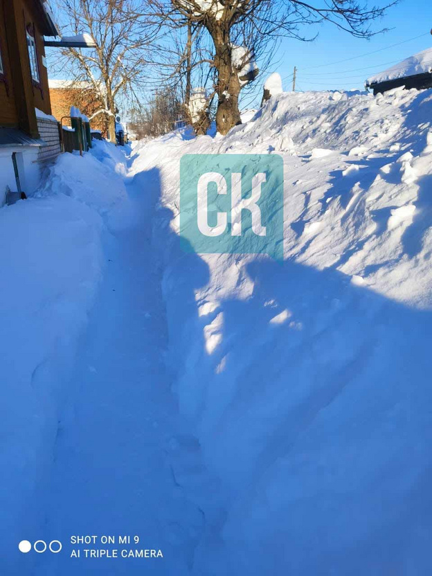 Знаменитые нолинские сугробы. Фоторепортаж из заснеженного города