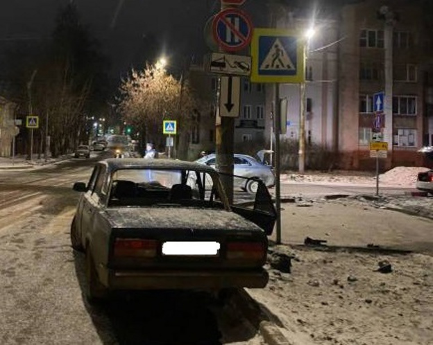 В ДТП на улице Свободы погиб водитель ВАЗ-2107