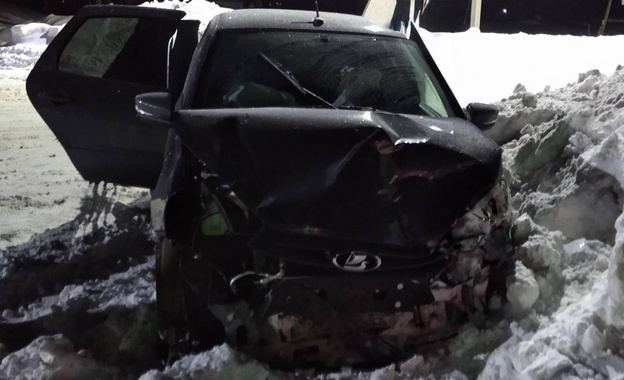 В Зуевском районе столкнулись ВАЗ и «Лада Гранта»