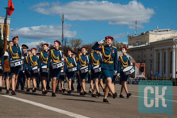 Торжественный парад на Театральной площади 9 мая. Фоторепортаж