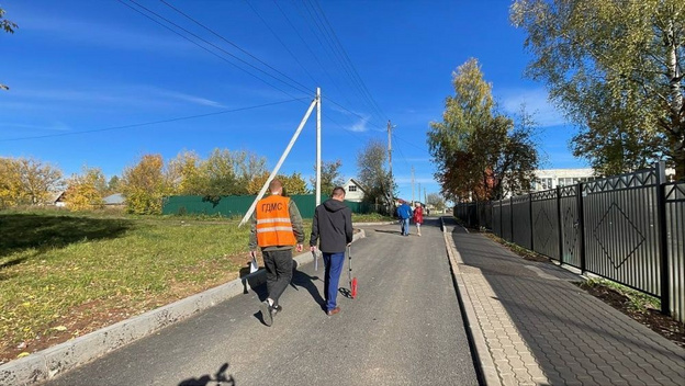 В селе Русское отремонтировали дороги к социальным учреждениям