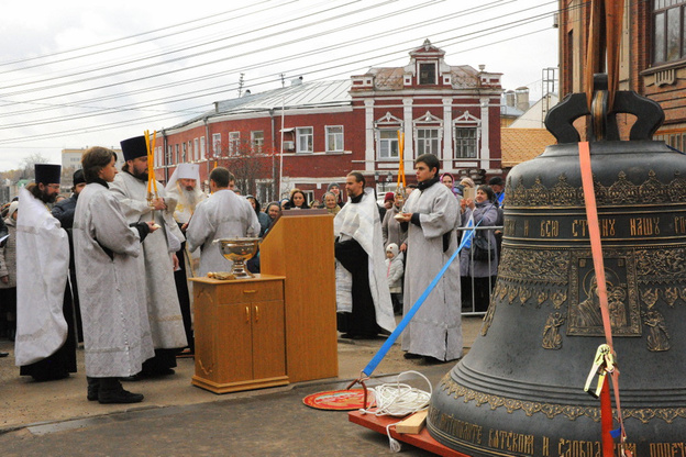 На Спасский собор установили колокол-благовест
