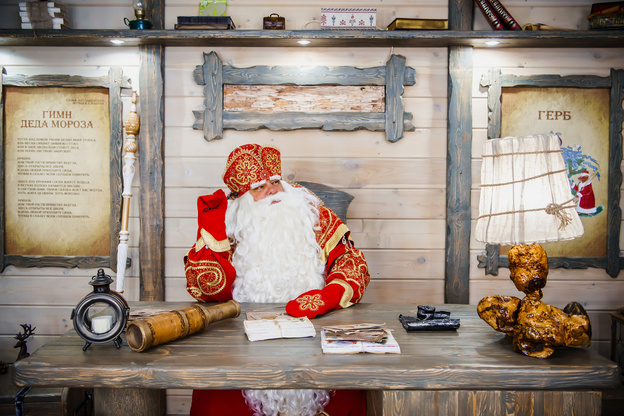 Нейросеть vs Дед Мороз из Великого Устюга: интервью с главным волшебником страны в спецпроекте «ПоговорИИм»
