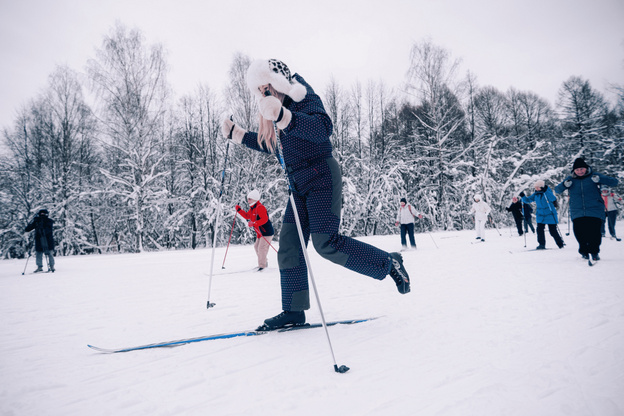 Беговые лыжи для всех: фотолента с открытого мастер-класса для взрослых и детей