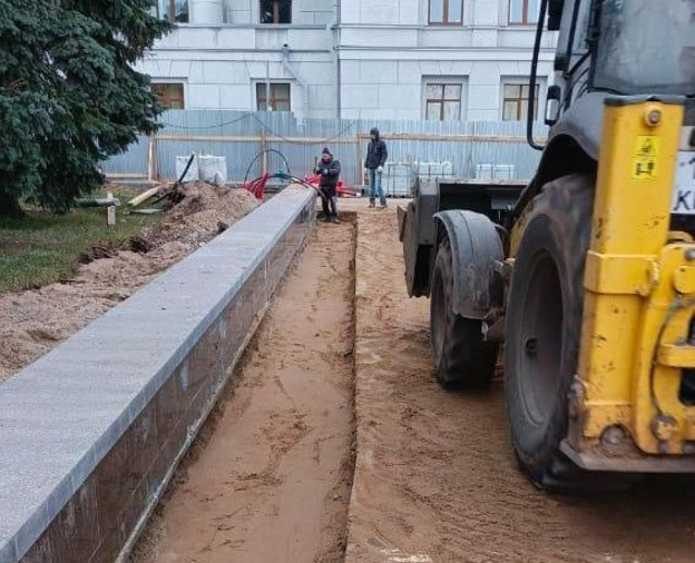 В Кирове завершают благоустройство Театральной площади и парка у цирка