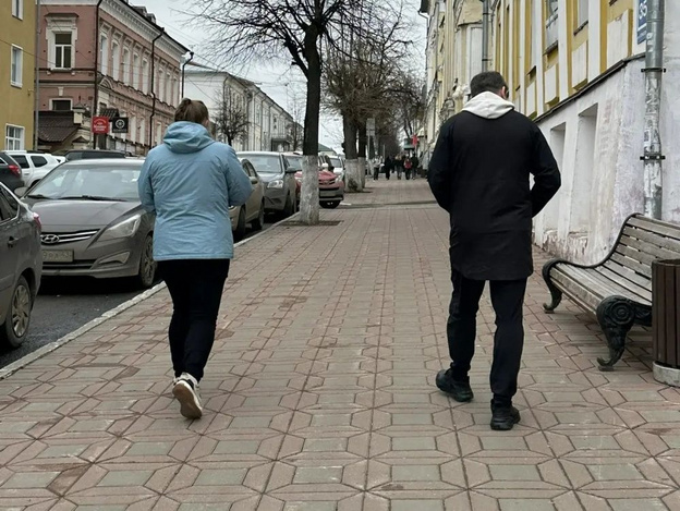 В Кирове покрасят бордюры и деревья