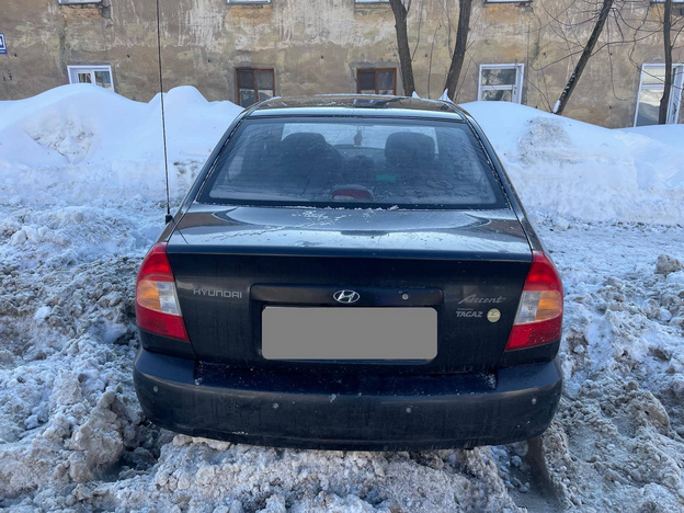 В Кирове после ДТП машина вылетела на тротуар и сбила пенсионерку