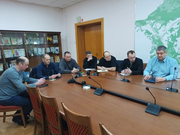 Симаков провёл оперативное совещание