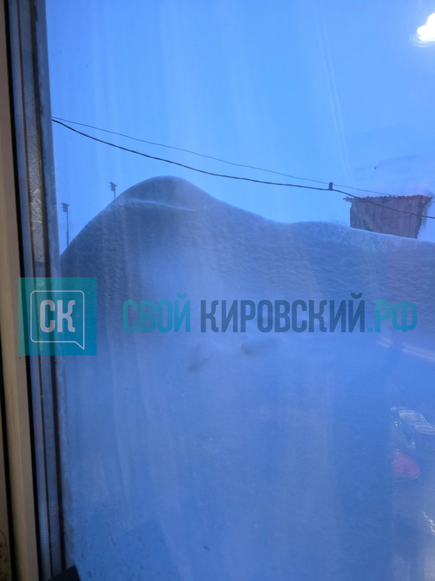 В Советске входную дверь завалило снегом после метели