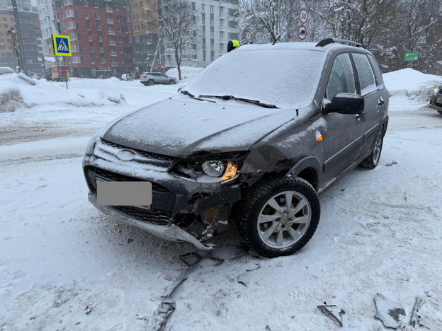 На Ленина в Кирове столкнулись «Лада Калина» и «Опель»