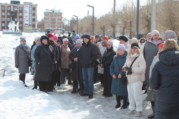 Жители Кировской области организуют мемориалы жертвам теракта. Фото