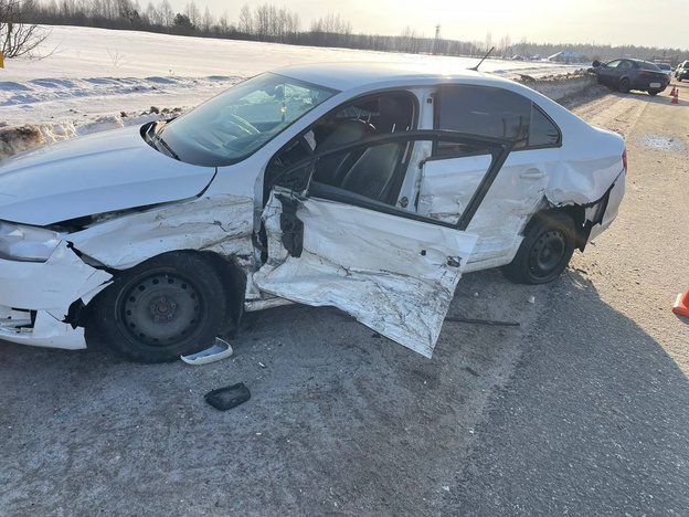 На трассе Киров - Русское столкнулись «Мицубиси» и «Шкода»