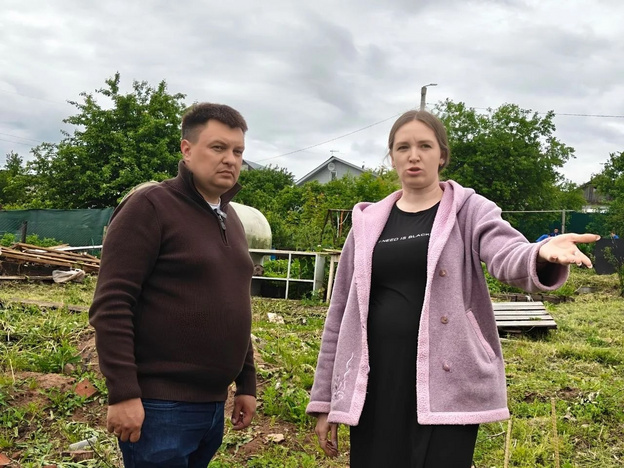 «Единая Россия» помогла многодетной семье из Кирова, потерявшей дом в пожаре