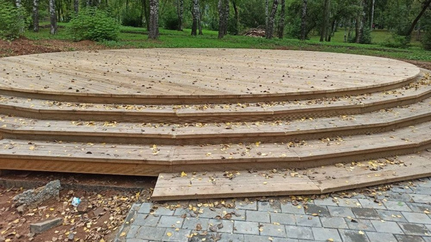 В парке имени Кирова делают площадки для йоги и выгула собак