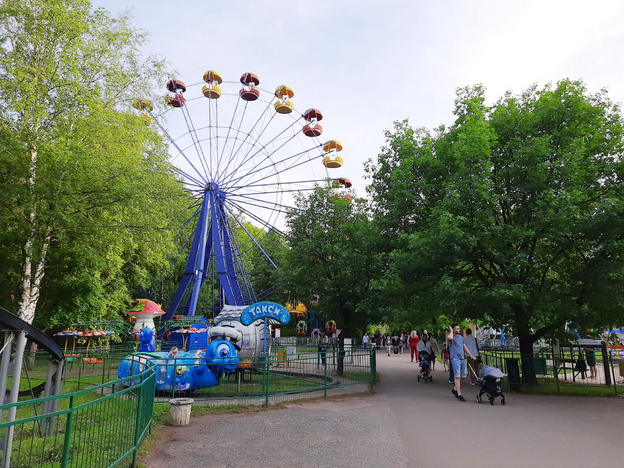 «Работаем одним днём»: город может лишиться аттракционов в парке имени Кирова