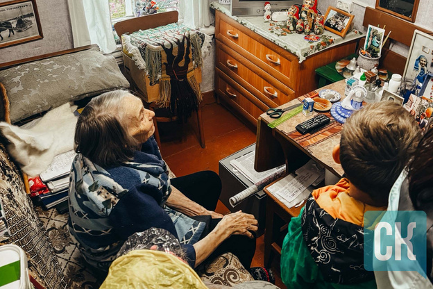 «Это цветотерапия, гармонизация, полезная для нашего глаза». Интервью с мастерицей дворянской игрушки Анисой Сизовой