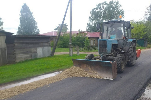 В Юрьянском районе раньше срока отремонтировали дорогу в деревне Ивановщина