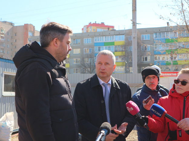 Сдать в срок нереально: в Кирове проверили ход строительства трёх школ