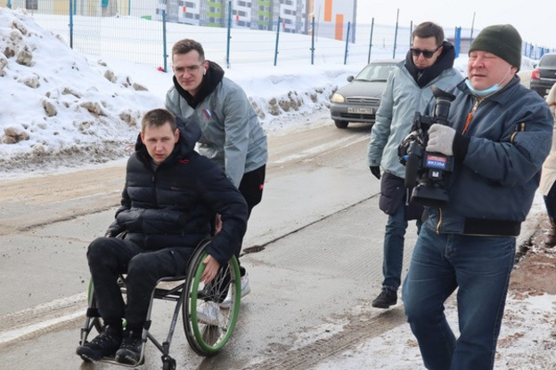 В Кирове прошла проверка низкопольного общественного транспорта с помощью инвалида-колясочника