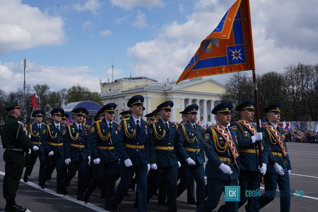 В Кирове прошёл торжественный парад в честь Дня Победы. Фото
