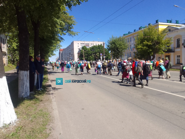 Из Кирова в Великорецкий крестный ход отправились более 30 тысяч человек