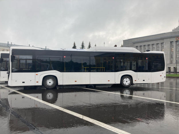 Система «книлинг» и корпус из композитных материалов: в кировское АТП поступил 51 новый автобус