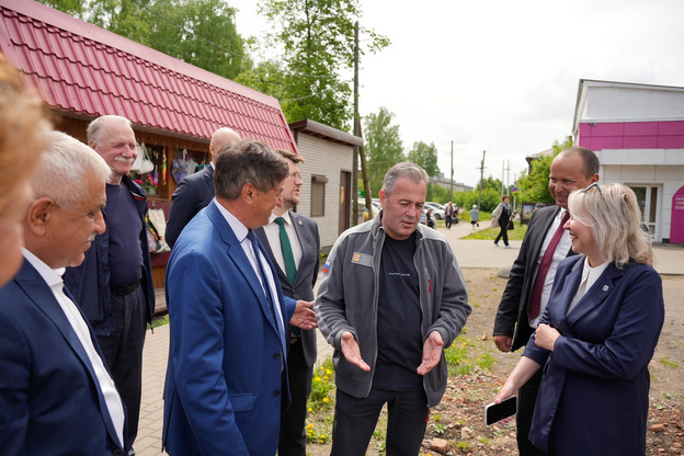 Общественная палата проверила ход благоустройства в Белой Холунице