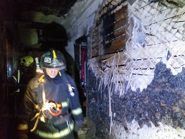 Ночной пожар в доме на Лепсе: 60 человек эвакуированы, один пострадал