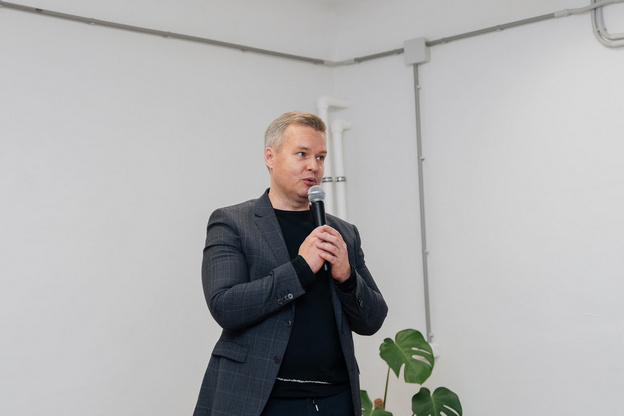 Как «заброшка» на Профсоюзной стала уютным домом для особенных людей: репортаж из «Мастерских ПРО»