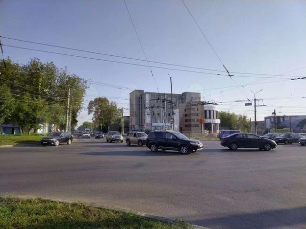 На Ивана Попова более чем за 110 млн рублей продают пятиэтажное офисное здание