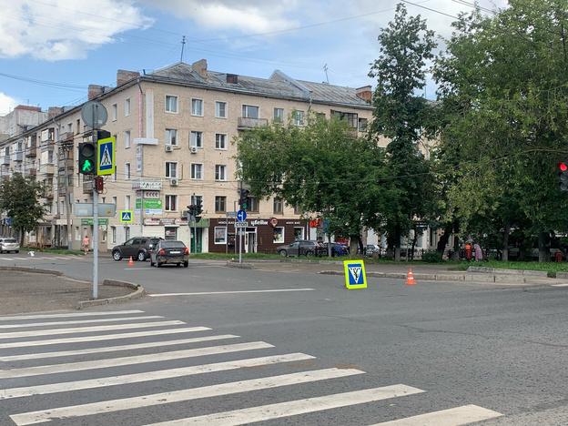 На Октябрьском проспекте из-за обрыва троллейбусных проводов перекрыли движение