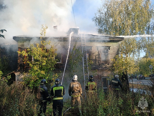 В Слободском потушили пожар в центре города