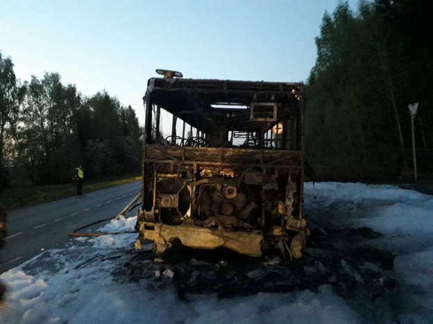 На трассе Киров - Слободской загорелся автобус с пассажирами