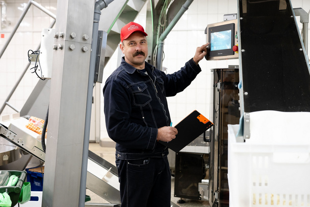 «Нашу работу не видно, но она существенная»: как техническая служба заставляет биться сердце Кировского мясокомбината