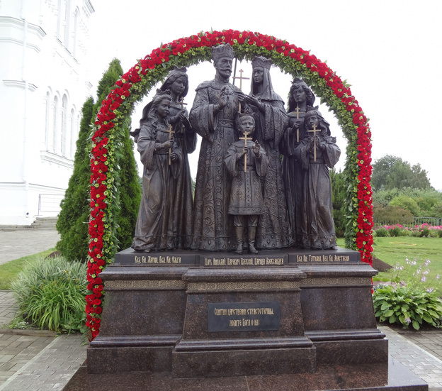 Императорская семья, Три богатыря и Александро-Невский собор: какие памятники могут установить в Кирове
